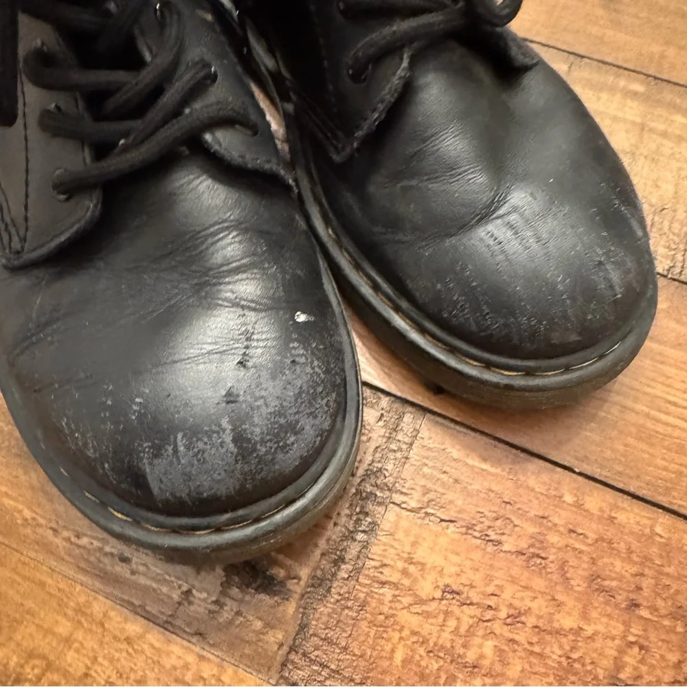 DR MARTENS 1460 Leather Lace Up‎ Boots